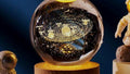 3D Solar System crystal ball night light with Sun and eight planets engraved inside, warm LED wooden base, astronaut figurines as decoration on desk